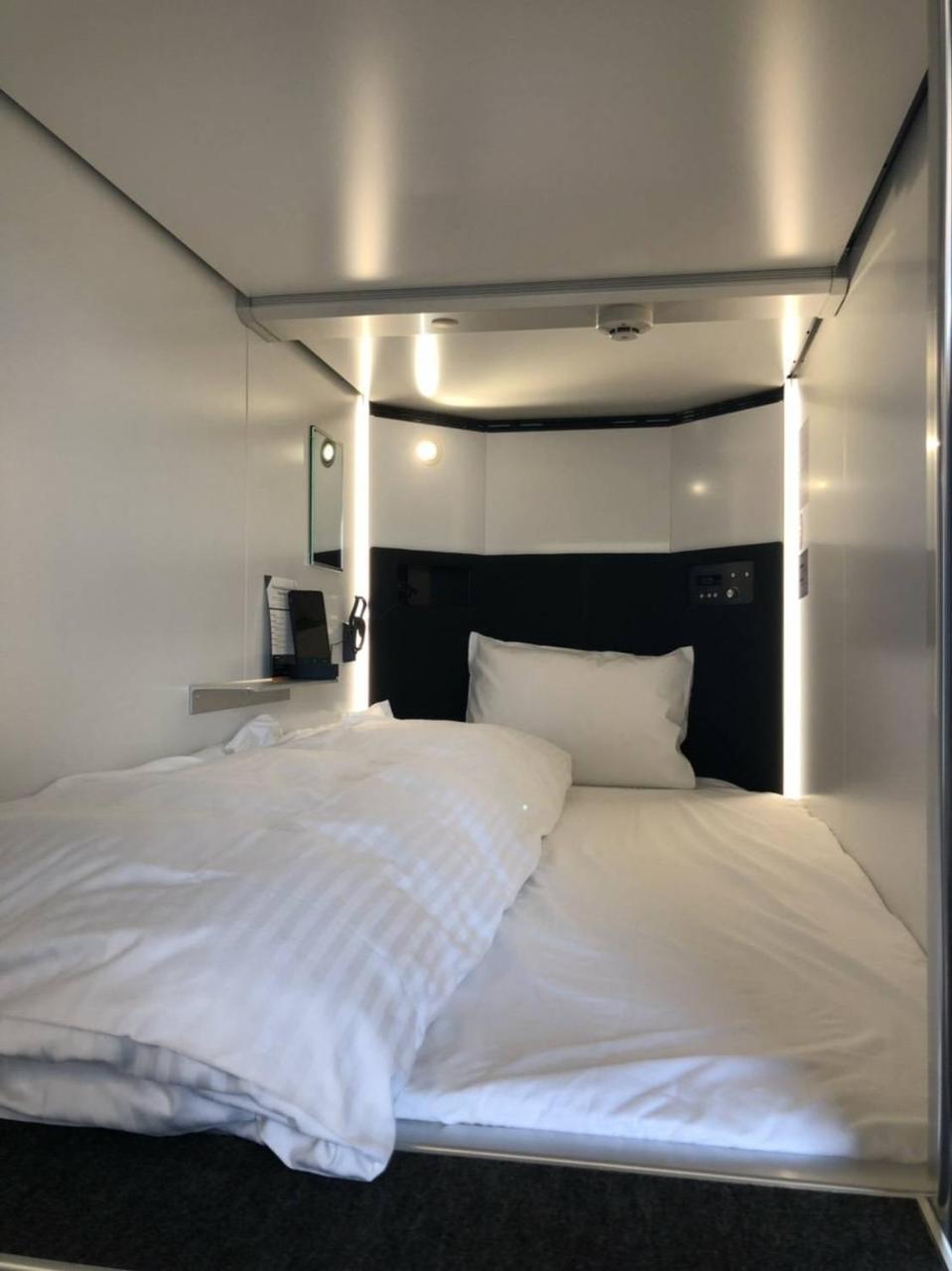 פוקואוקה Hearts Capsule Hotel & Spa Hakata מראה חיצוני תמונה